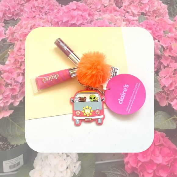 🏷️ alien 👽 1970s hippie style buggie keychain with lip glosses & fluff - Picture 1 of 14